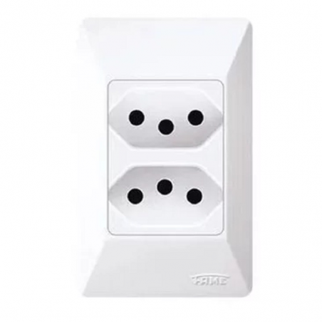 2 Tomada 2P+T 10A Seções com Placa 1407 - Fame